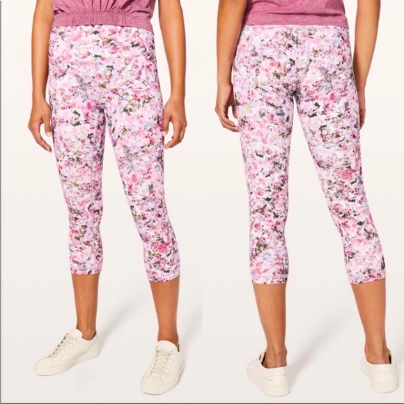 NWT Lululemon 10 Wunder Under Crop 21” Pink Floral Cherry Blossom - Picture 2 of 6